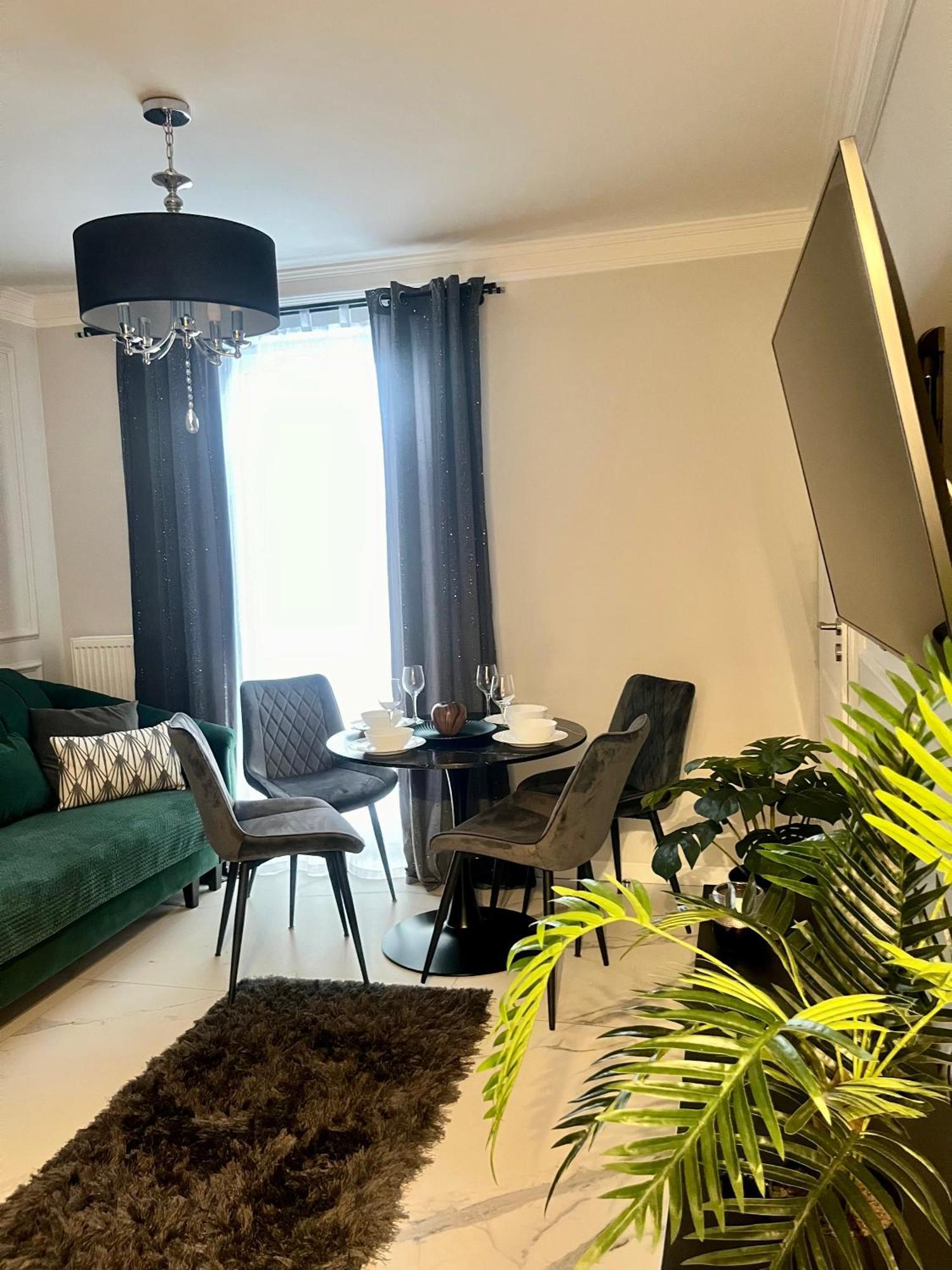 Apartamenty Kielce- Apartament Szmaragd Przy Zalew Kielecki, Faktura, Parking, Centrum Exteriör bild